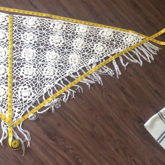 Vintage Crochet Fringed Shaw Triangle Scarf Wrap Handmade - Picture 12 of 13